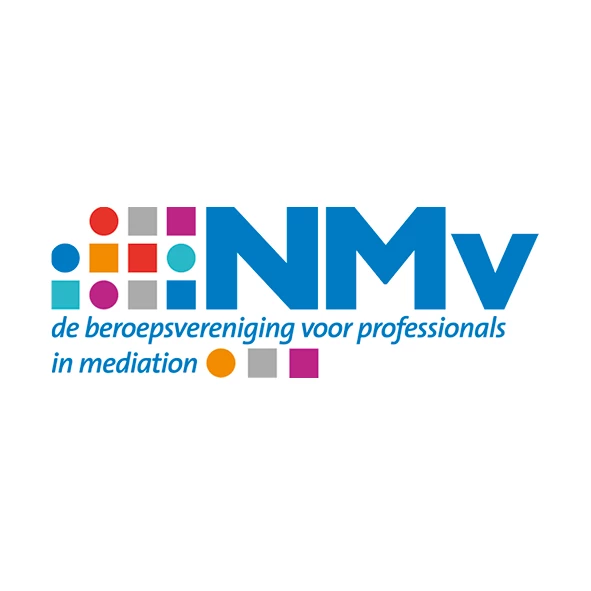 Logo NMv accreditatie mediation opleider Caleidoscoop Leertrajecten